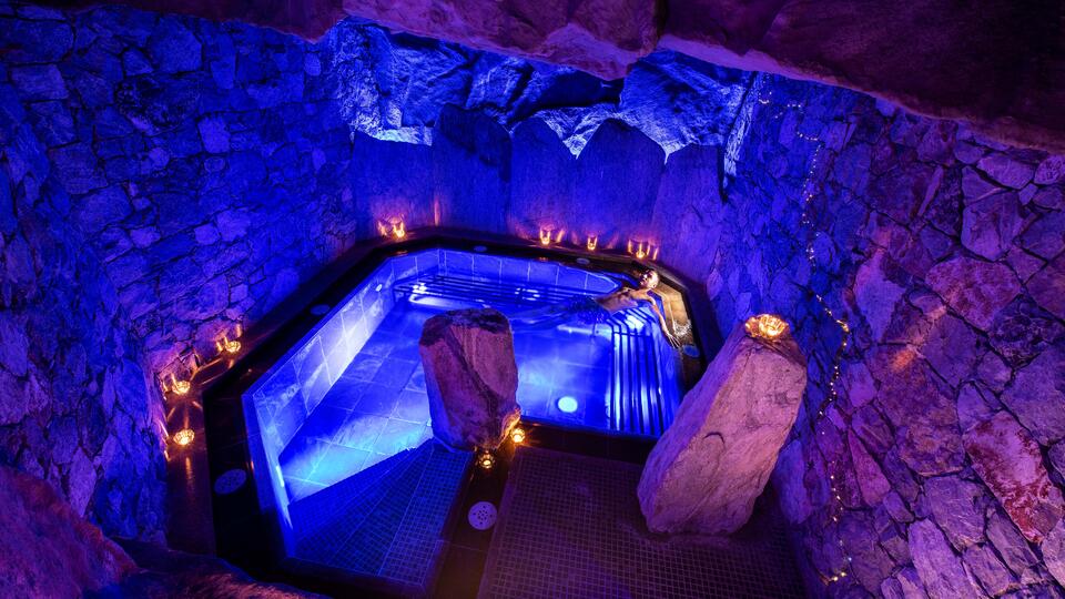 Solepool Grotte im Hotel