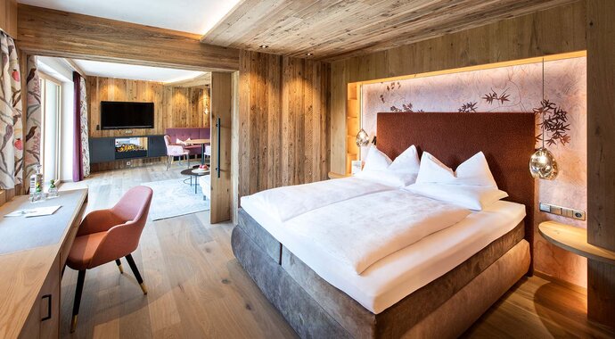Hotelzimmer aus Holz in Tux