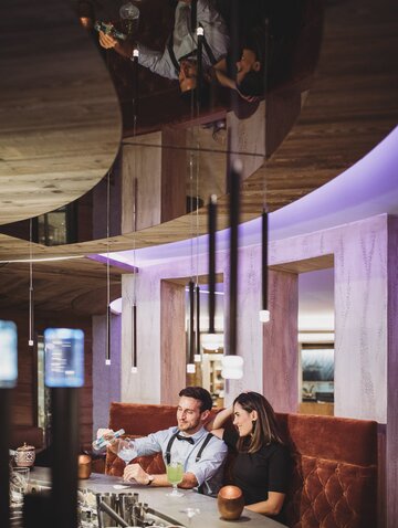 couple at the hotel bar