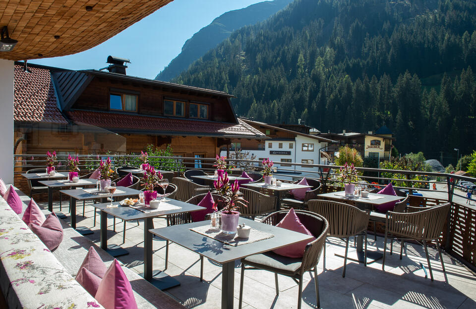 hotel with terrace in hintertux