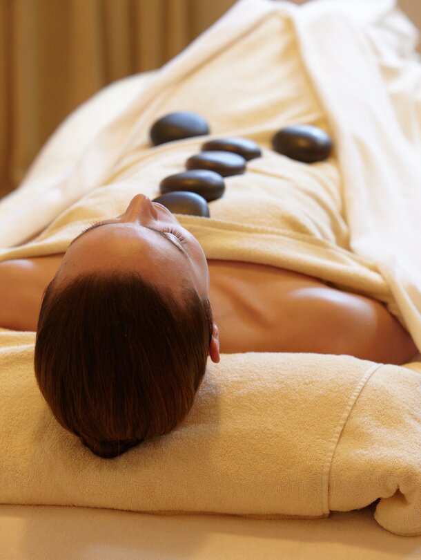 La Stone Behandlung im Wellnesshotel Tuxerhof