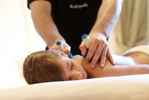 Massage für Kinder Wellnesshotel Tirol