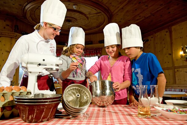 cooking course for children at the Tuxerhof