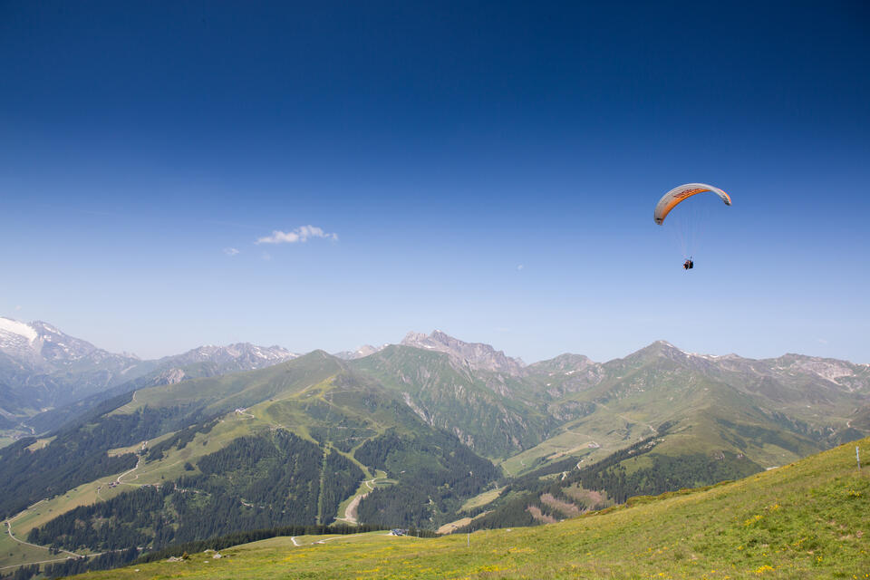 paragliding in the Tyrol summer holiday