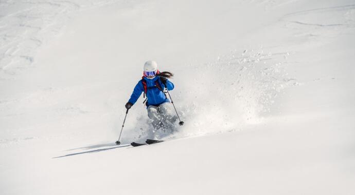 Tiefschnee fahren im Zillertal