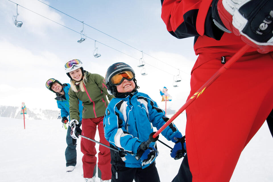 children's ski course on ski holiday in Tux