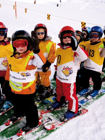 children at the ski course in the Zillertal